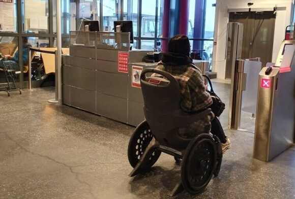 PÅ VEI HJEM: Wanda på vei hjem etter endt innspilling. Foto: Privat PÅ VEI HJEM: Wanda på vei hjem etter endt innspilling. Foto: Privat